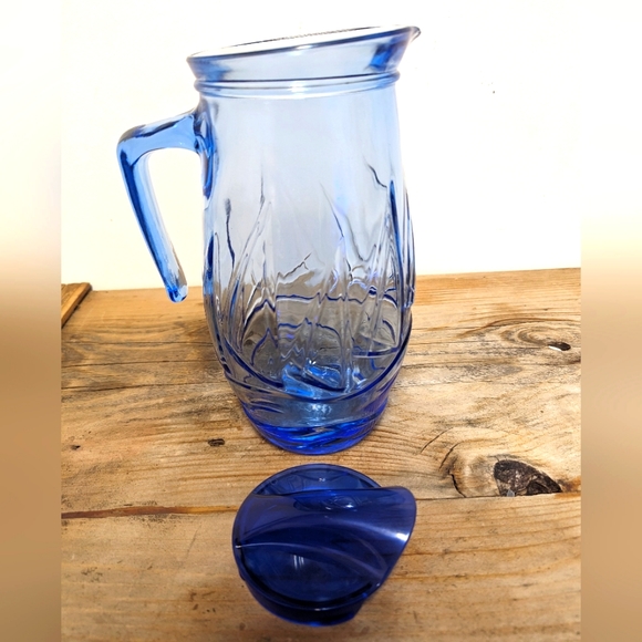 Bormioli Blue Glass Pitcher with two Glasses, made in Italy - Picture 5 of 10